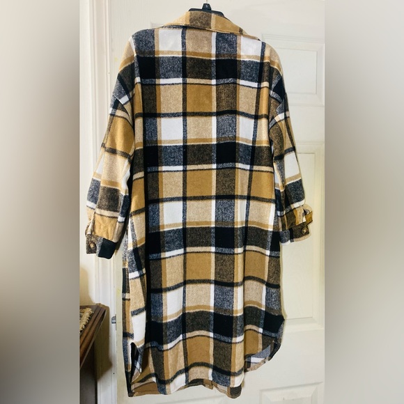 💛🤎GREAT CONDITION🤎💛 Shacket | Size: M | Knee Length | Plaid Multi - Picture 5 of 8